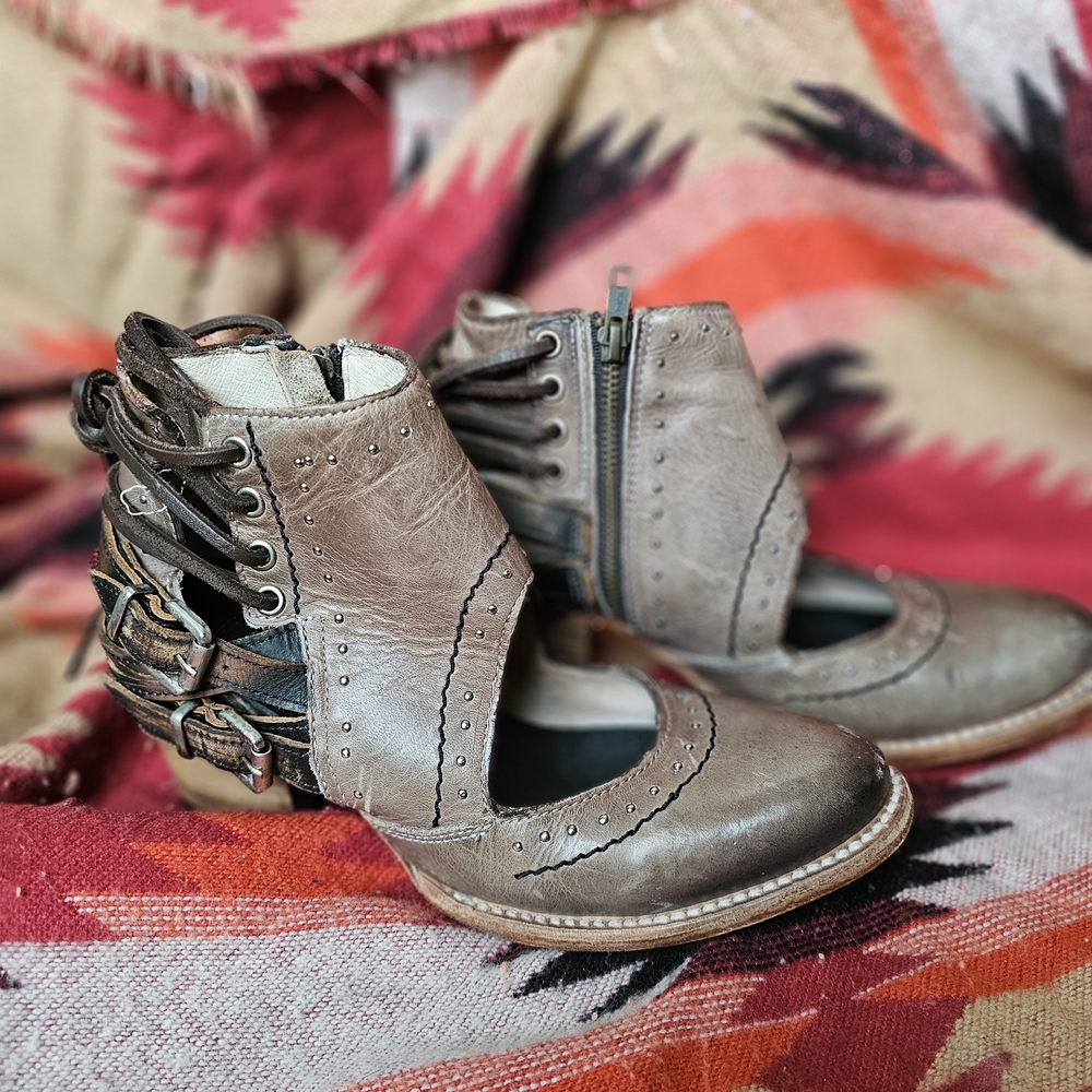 FREEBIRD BY STEVEN DESERT Stylish Brown Leather Women's Shoes